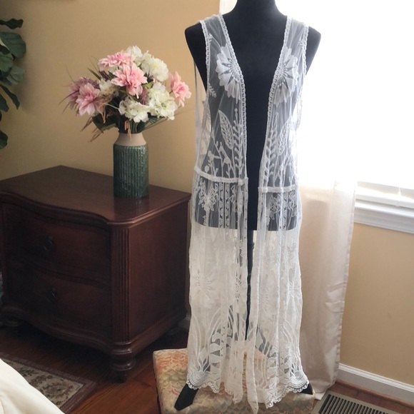 Lace Vest - Picture 1 of 8